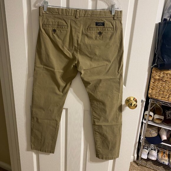 Men's Banana Republic Chinos - Picture 3 of 8